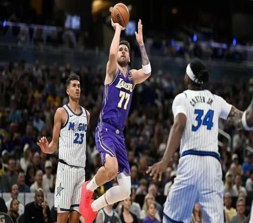 封神??！湖人0.6秒絕殺9連勝！東契奇被禁賽！