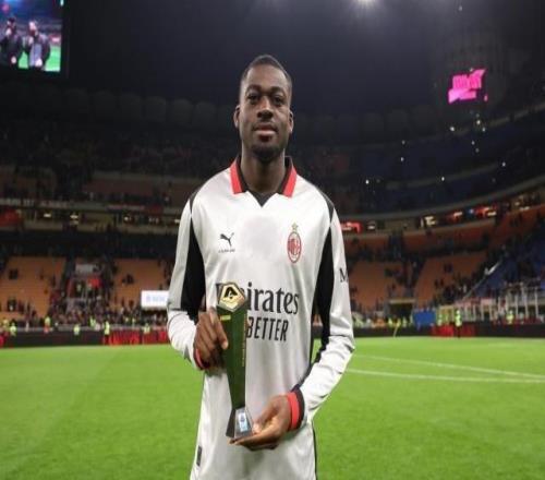 【復(fù)盤】米蘭變陣擒牛，腳下絆蒜的“喜劇人”成為MVP