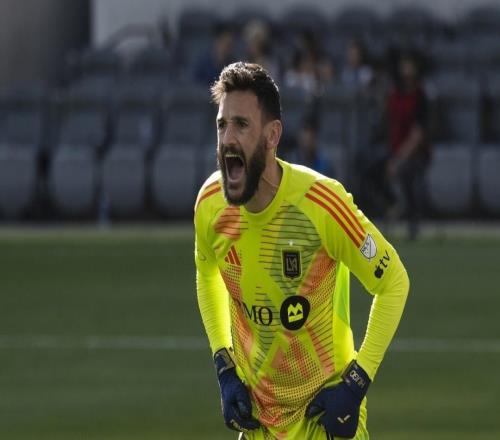 依旧稳健，39岁前热刺门将洛里成美职联首位开局前5场零封的门将