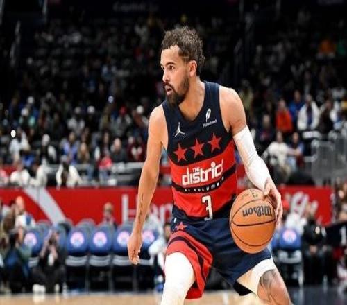 奇才官宣：特雷杨右股四头肌挫伤与下背部受伤采取保守治疗