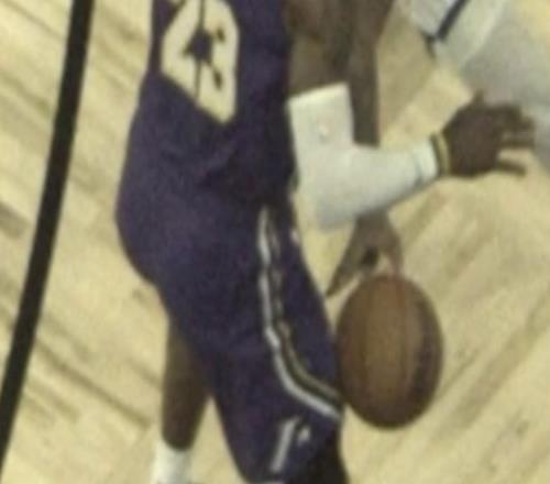 裁判談最后4.7秒將球權(quán)判給湖人：沒(méi)有明確證據(jù)推翻原有判罰