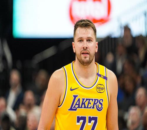 沖九連勝東契奇硬扛魔術(shù)絞殺魔術(shù)孤注一擲對拼湖人