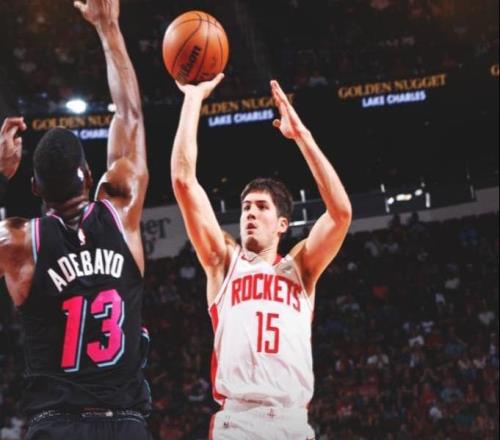 “卧底”浮出水面，火箭221一波流带走比赛，乌度卡命真硬