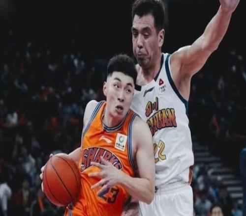 從上海灘最強(qiáng)高中生到大鯊魚本土球員獨(dú)苗，吳澤昊上演CBA職業(yè)生涯首秀