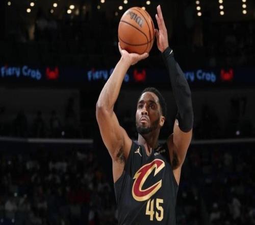 逆轉(zhuǎn)鵜鶘！米切爾27+7，哈登20+6成贏球功臣，但施羅德成騎士隱患