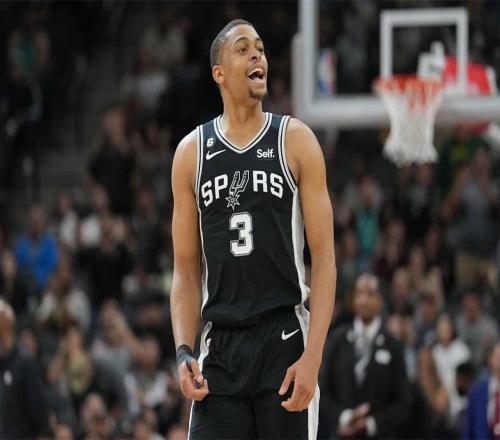 超越倫納德！馬刺隊(duì)魂，凱爾登本賽季什么水平