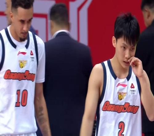 滬粵三番戰(zhàn)前！杜鋒拒絕跟隊，參加活動太離譜，廣東隊由助教暫代