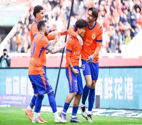 40！射門176，高原主場發(fā)威，泰山隊(duì)?wèi)K敗，玉昆贏球升至第二