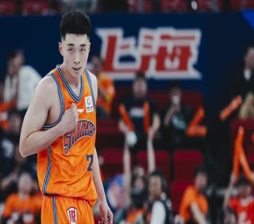 上海男籃輕取四川男籃本土新秀吳澤昊完成CBA職業(yè)首秀