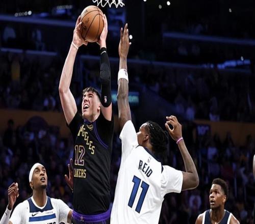 近期状态很不稳定！湖人侧翼新星接下来有跌出轮换阵容的风险