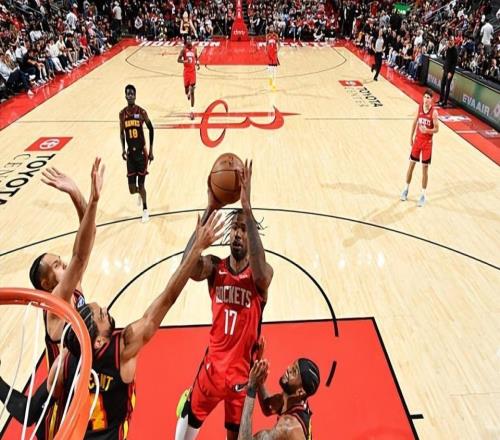 時(shí)隔7場(chǎng)后終于命中了一記三分，火箭鋒線新星能否找回自己的手感