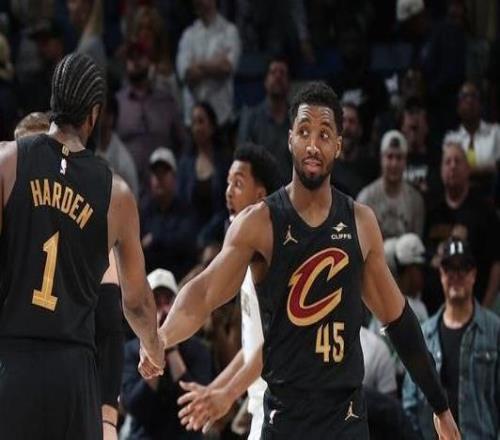 阿特金森：哈登和米切尔前面没打出状态但关键时刻接管了比赛