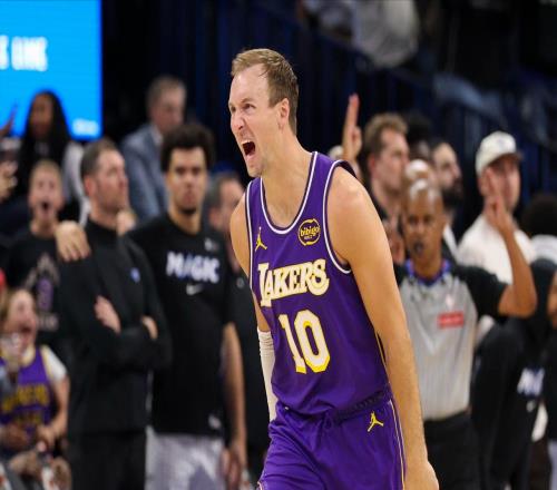 九連勝復(fù)仇魔術(shù)，聯(lián)盟最準(zhǔn)三分手名不虛傳，湖人球迷：感謝文森特