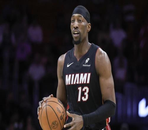 感謝湖人送大禮！2場打醒火箭隊(duì)，倒逼烏度卡變陣，啟用全新后場