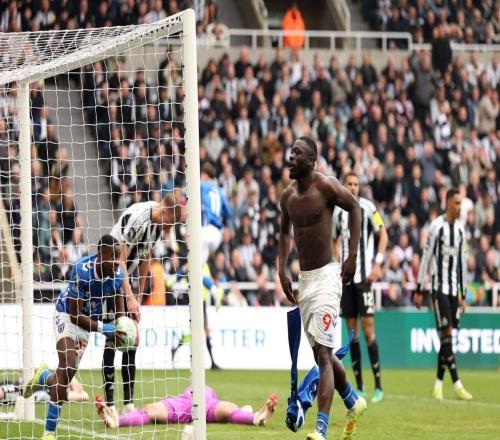 紐卡英超對桑德蘭連續(xù)11場不勝，上一次贏球是15年前