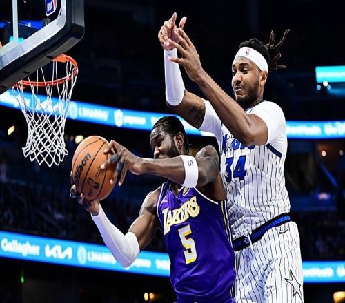 雖然罰球有些抽象，但先發(fā)中鋒對(duì)于湖人的重要性還是有目共睹的