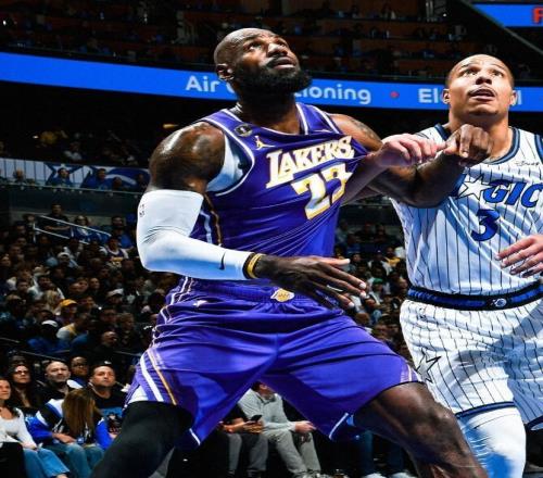 105104！肯納德三分絕殺，詹姆斯創(chuàng)紀錄，湖人險勝魔術(shù)迎9連勝