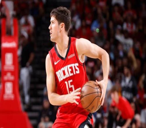 后場新星進入先發(fā)后效果不錯，但這也和老鷹對火箭的防守方式相關(guān)