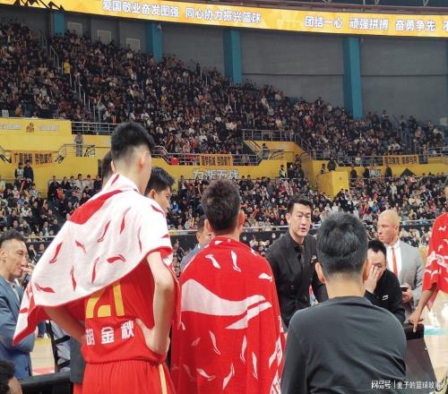 拒絕爆冷，廣廈7分險(xiǎn)勝江蘇隊(duì)！龐崢麟空砍15+7，胡金秋2雙立大功