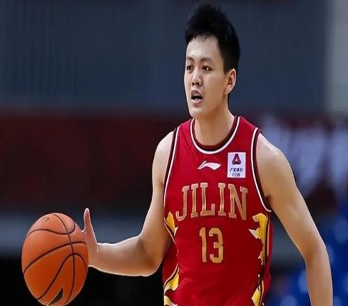 3場合計2分！遼寧備受期待之人持續(xù)低迷不該聯(lián)手