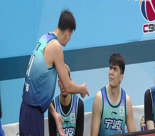 禁5場罰22萬！CBA開重磅罰單，廣州遭晴天霹靂，球迷：趙睿惹的禍