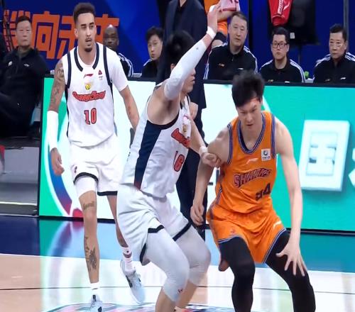 CBA狂歡夜！廣東慘敗上海，北京遭爆冷，遼寧逆轉(zhuǎn)，最新排名如下