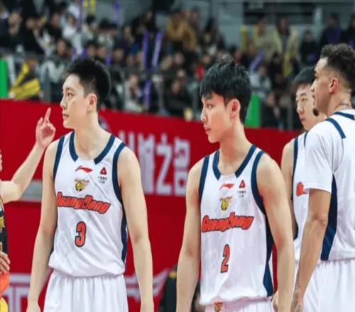 被賽季四殺+最近2勝6負(fù)，廣東隊(duì)跌至谷底，杜鋒該醒醒了