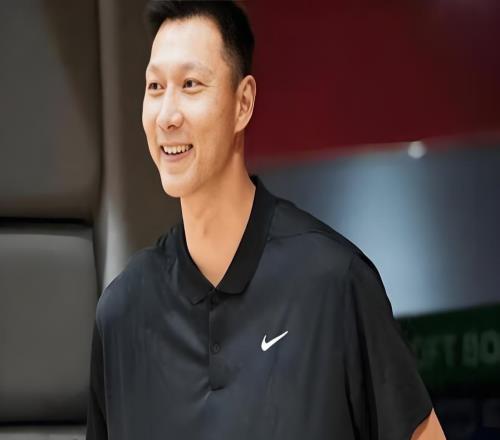 CBA重磅消息：广东“冠军神射”宣布复出！易建联现身，人气爆棚