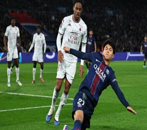 18岁零68天！前巴萨天才替补秒杀，一夜改写巴黎历史