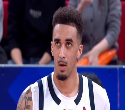 廣東8197上海！球員評(píng)分：3人滿分，2人良好，5人不合格