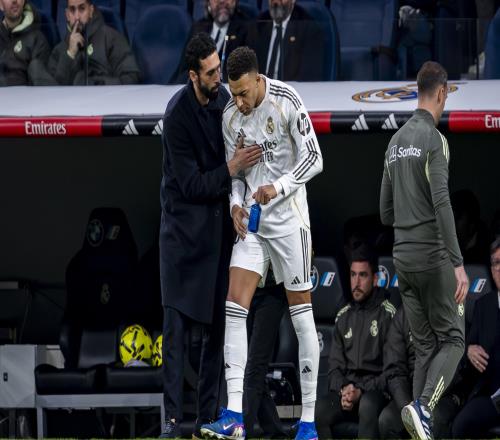 眾西媒批姆巴佩不逼搶：他在場(chǎng)上除了散步，什么貢獻(xiàn)也沒(méi)有