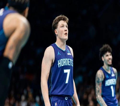 僅得9分！克尼普爾罕見(jiàn)拉了，最佳新秀已無(wú)懸念