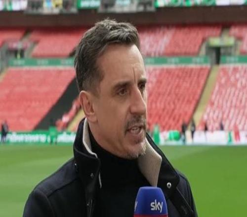 内维尔：凯帕的糟糕处理导致了丢球，这是一次超级巨大的失误