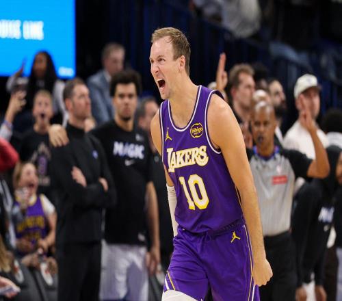 近7戰(zhàn)三分僅18中6??！看到肯納德投進(jìn)絕殺，才懂克內(nèi)克特缺了什么