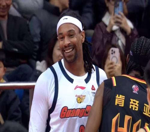 恭喜廣東隊！CBA最大黑馬慘遭重大打擊，杜鋒進季后賽四強穩(wěn)了！