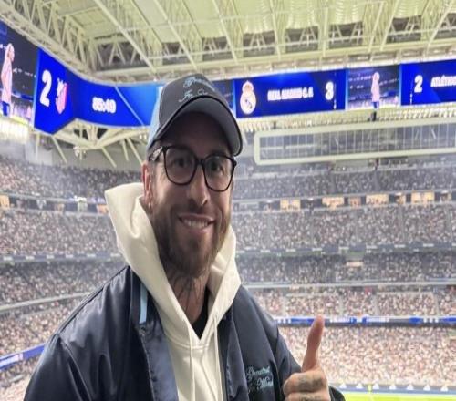 老熟人，拉莫斯現(xiàn)身伯納烏觀看馬德里德比