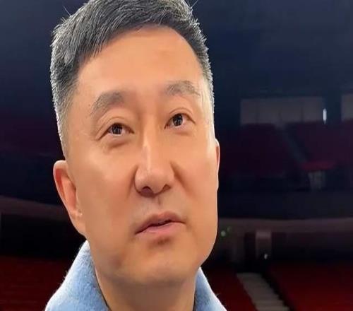 廣東備戰(zhàn)上海灘，杜鋒展望賣起關子，避談下課傳聞，一人成X因素