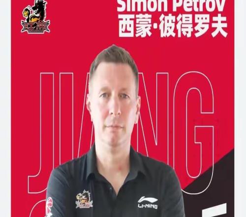 牛逼！先掀翻廣東隊(duì)，再將上屆冠軍拖入加時(shí)，這位助教啥來頭