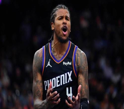 杰倫格林：雄鹿隊(duì)在末節(jié)對(duì)布克進(jìn)行包夾時(shí)，太陽(yáng)隊(duì)本應(yīng)取勝的