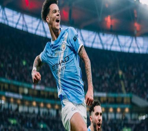 02！門將決賽上演致命失誤送禮12.3億豪門14場(chǎng)不敗慘遭終結(jié)丟冠