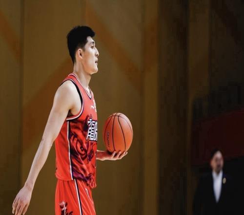 2人地域歧視+破壞民族團(tuán)結(jié)CBA處罰不公網(wǎng)友：偏袒中國(guó)男籃隊(duì)長(zhǎng)