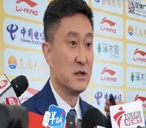 廣東三消息！杜峰指導(dǎo)又任命新職位，老板擺明態(tài)度，易建聯(lián)公開露面參加活動