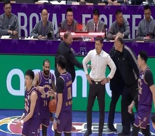 張慶鵬談加時擊敗浙江：大家必勝心態(tài)很難得老隊員起定海神針作用