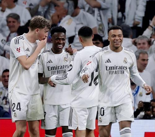 11場(chǎng)轟入10球！皇馬1.5億巨星爆發(fā)，率隊(duì)踢爆曼城，掀翻馬競(jìng)