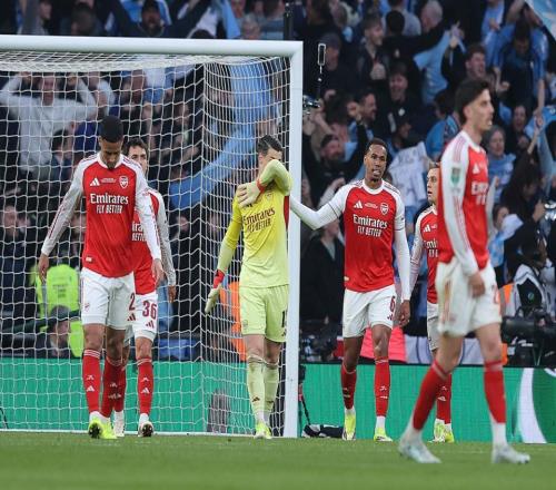 阿森納丟冠罪人！31歲替補(bǔ)門將0撲救+兩度致命失誤3次決賽均演砸