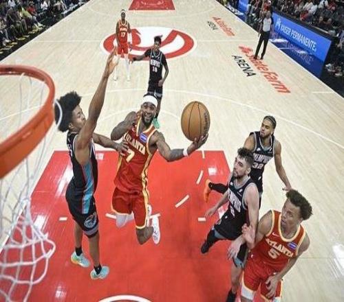 亚历山大沃克26+6库明加16分老鹰主场大胜灰熊