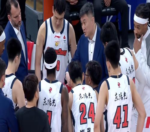 4戰(zhàn)上海輸75分！廣東卻傳4好消息，新大外已在路上，沖冠仍然有戲