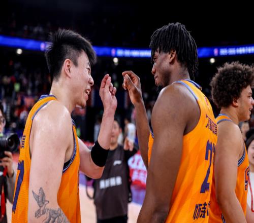 上海VS山西嚴(yán)陣以待！三位超級(jí)外援全力出擊，盧偉全力沖擊11連勝