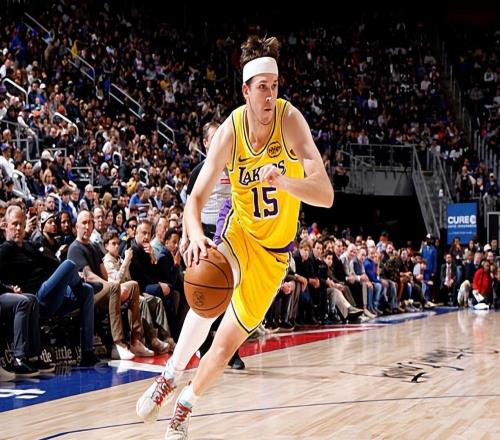 防守端被打爆了！湖人后場大將近段時(shí)間看起來出現(xiàn)了一些疲態(tài)