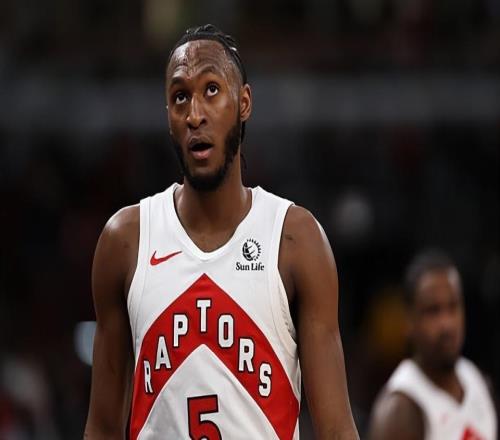 慘不忍睹的表現(xiàn)！猛龍后場(chǎng)核心簡(jiǎn)直是在攻防兩端都被太陽(yáng)完爆了